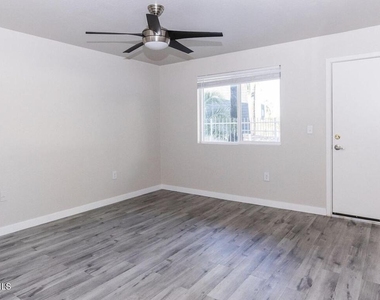2929 N 38th Street - Photo Thumbnail 5