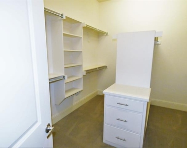 6516 Del Norte Lane - Photo Thumbnail 15