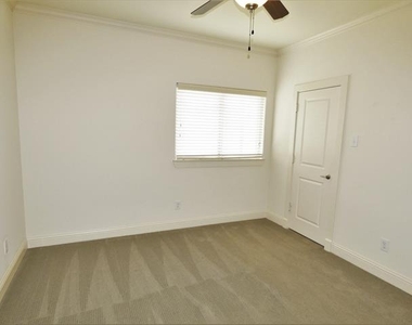 6516 Del Norte Lane - Photo Thumbnail 18