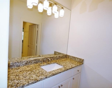 6516 Del Norte Lane - Photo Thumbnail 21
