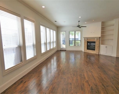 6516 Del Norte Lane - Photo Thumbnail 2