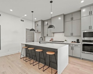 3424 Ladd Street - Photo Thumbnail 6