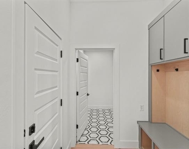 3424 Ladd Street - Photo Thumbnail 15