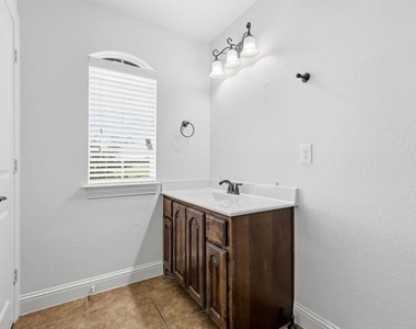 3600 Bright Star Way - Photo Thumbnail 22