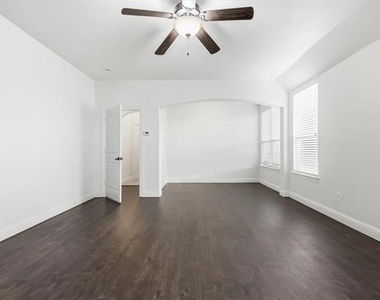 3600 Bright Star Way - Photo Thumbnail 12