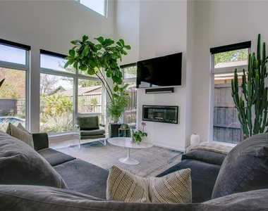 2215 Madera Street - Photo Thumbnail 4