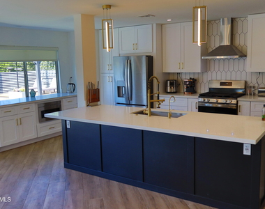 6429 E Jean Drive - Photo Thumbnail 4