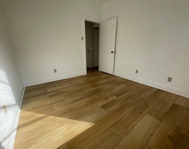 202 S Willomet Avenue - Photo Thumbnail 4