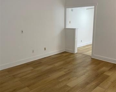 202 S Willomet Avenue - Photo Thumbnail 6