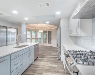 3508 Brees Street - Photo Thumbnail 10