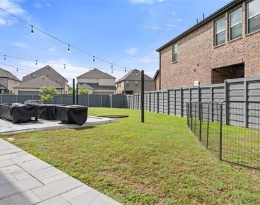 1716 Elise Lane - Photo Thumbnail 6