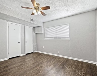 5414 Reiger Avenue - Photo Thumbnail 6