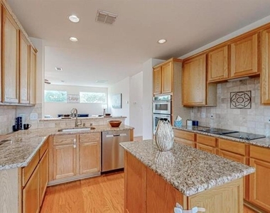4428 Stromboli Drive - Photo Thumbnail 11