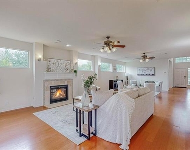 4428 Stromboli Drive - Photo Thumbnail 5