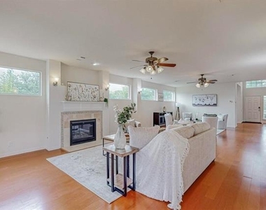 4428 Stromboli Drive - Photo Thumbnail 6