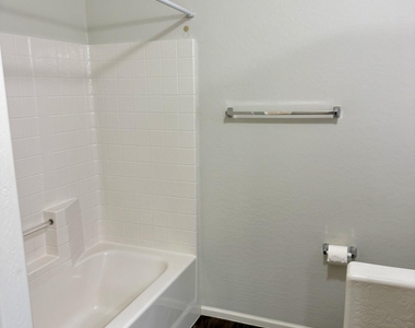 2122 E Cloud Road - Photo Thumbnail 12