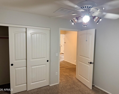 2122 E Cloud Road - Photo Thumbnail 8