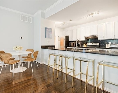 2305 Worthington Street - Photo Thumbnail 5