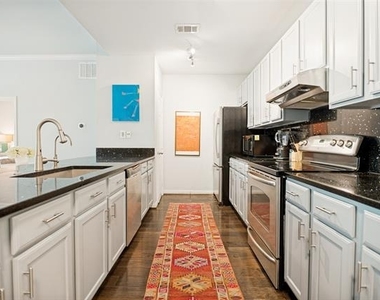 2305 Worthington Street - Photo Thumbnail 6