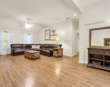 632 Creek View Drive - Photo Thumbnail 6