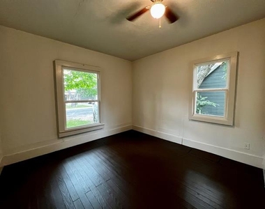 1020 Clinton Street - Photo Thumbnail 5