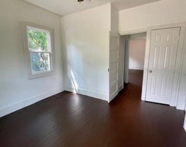 1020 Clinton Street - Photo Thumbnail 6
