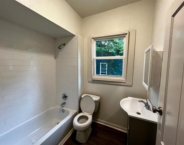 1020 Clinton Street - Photo Thumbnail 8