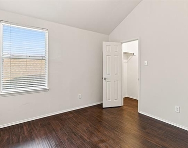 5905 Calloway Drive - Photo Thumbnail 17