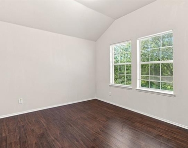5905 Calloway Drive - Photo Thumbnail 10