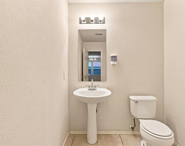 5905 Calloway Drive - Photo Thumbnail 22