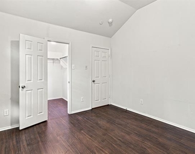 5905 Calloway Drive - Photo Thumbnail 13