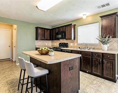 10640 Colfax Drive - Photo Thumbnail 5