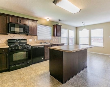10640 Colfax Drive - Photo Thumbnail 7