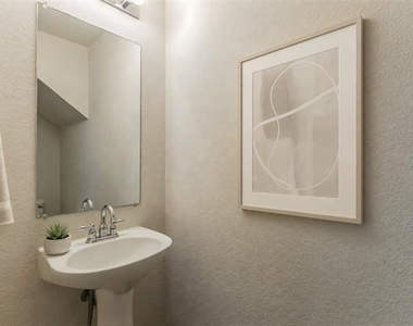 10640 Colfax Drive - Photo Thumbnail 11