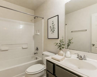 10640 Colfax Drive - Photo Thumbnail 20