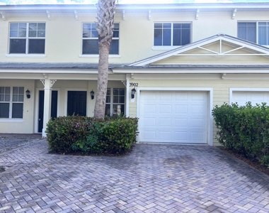 3902 Sabal Way - Photo Thumbnail 5