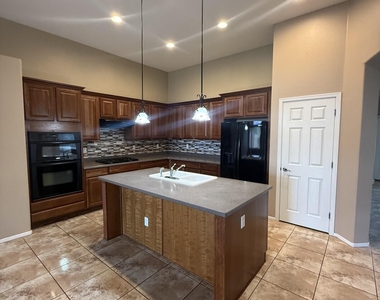 22165 N Celtic Avenue - Photo Thumbnail 1