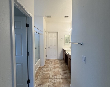 22165 N Celtic Avenue - Photo Thumbnail 9
