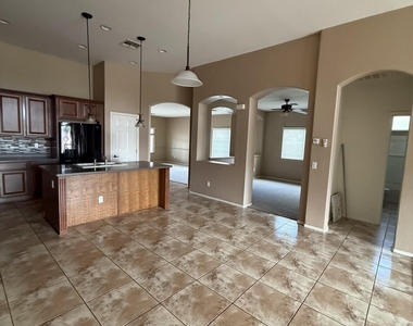 22165 N Celtic Avenue - Photo Thumbnail 3