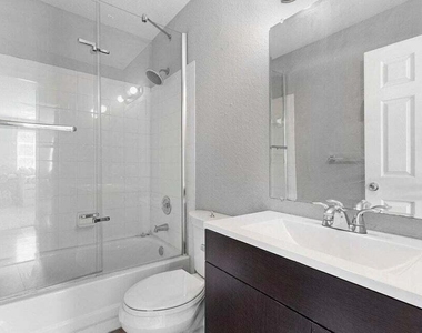 117 Yacht Club Way - Photo Thumbnail 12