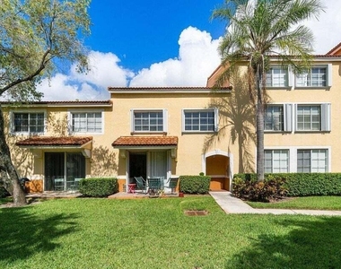 117 Yacht Club Way - Photo Thumbnail 2