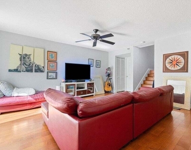 117 Yacht Club Way - Photo Thumbnail 3
