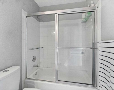 117 Yacht Club Way - Photo Thumbnail 11