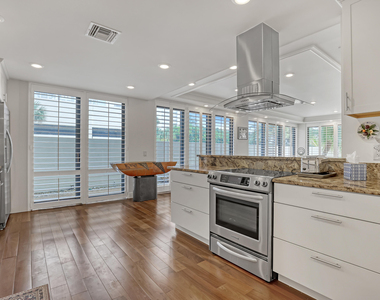 3400 N Ocean Drive - Photo Thumbnail 4
