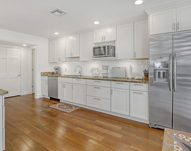 3400 N Ocean Drive - Photo Thumbnail 7