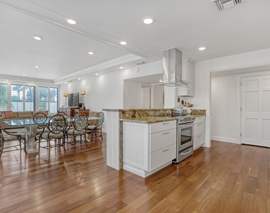 3400 N Ocean Drive - Photo Thumbnail 5