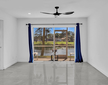 2451 Sw 82nd Avenue - Photo Thumbnail 3