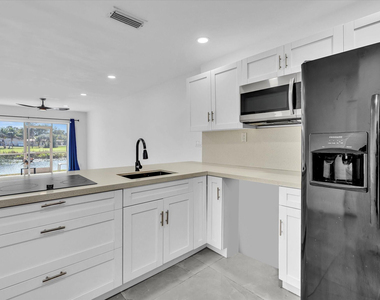 2451 Sw 82nd Avenue - Photo Thumbnail 9