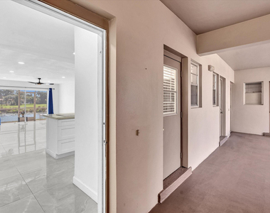 2451 Sw 82nd Avenue - Photo Thumbnail 5