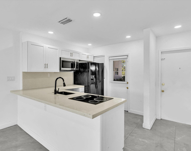 2451 Sw 82nd Avenue - Photo Thumbnail 15